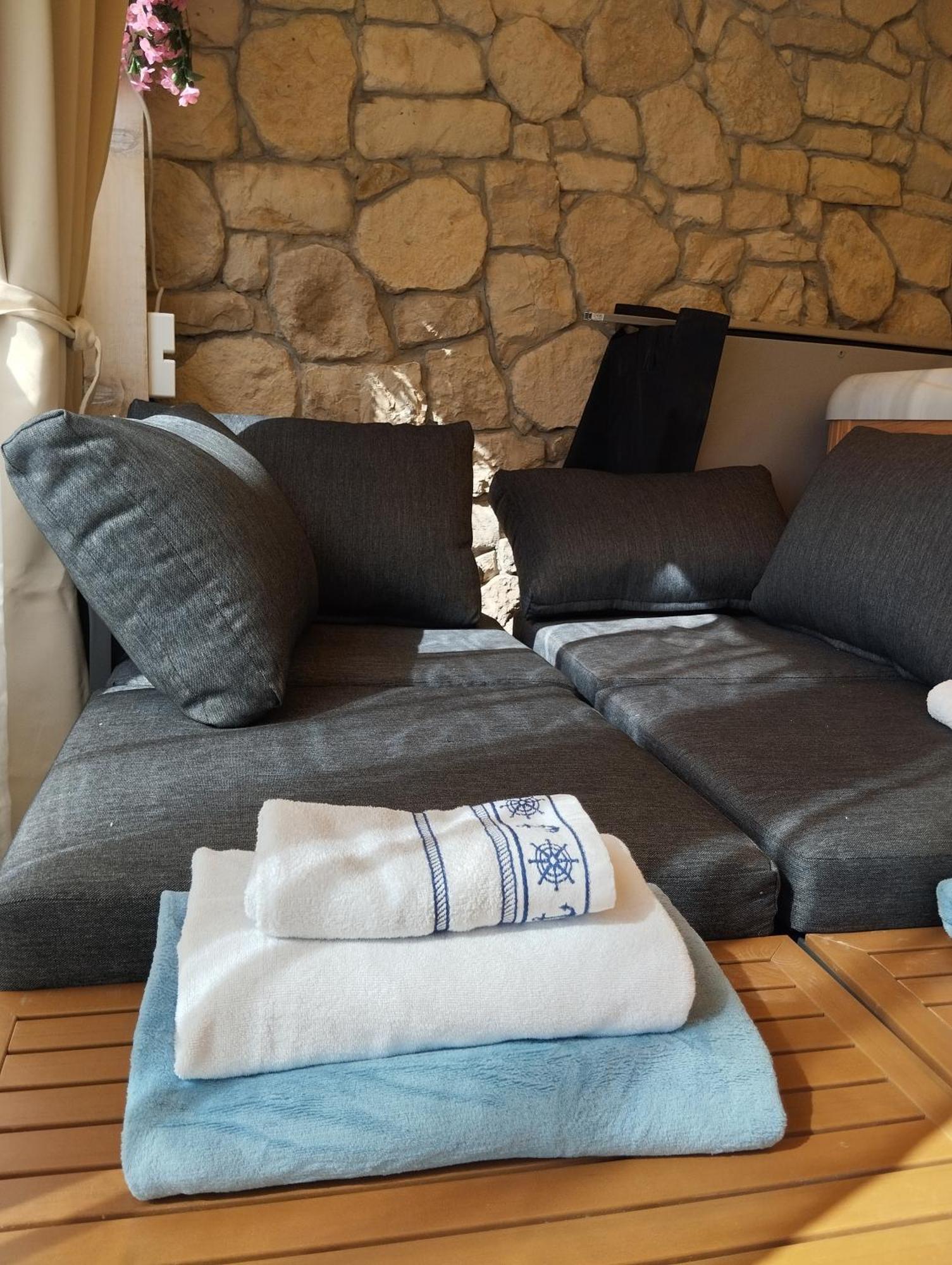 Lavender Villa Baska  Bagian luar foto